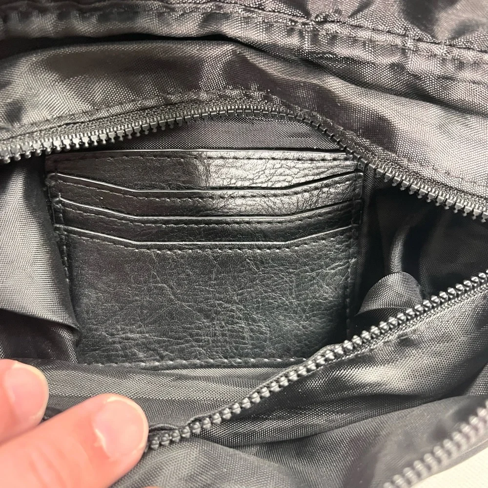 BEIS The Sport Pack Fanny Pack Belt Bag Crossbody Black Travel - Picture 8 of 8